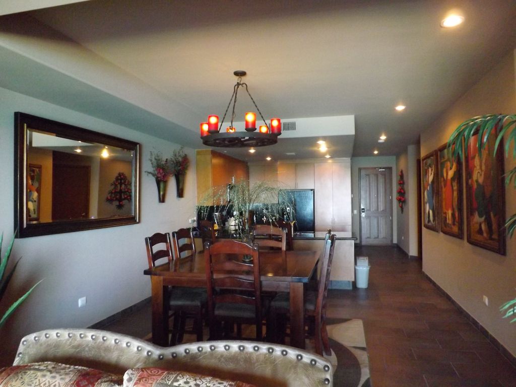 Large eat-in dining area