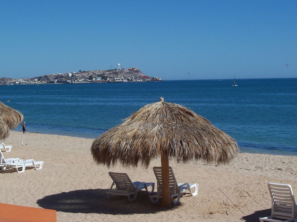 The marvelous turquoise Sea of Cortez in Puerto Penasco, Mexico