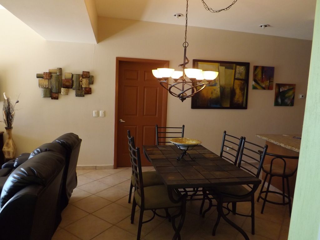 Large 6 person dining area