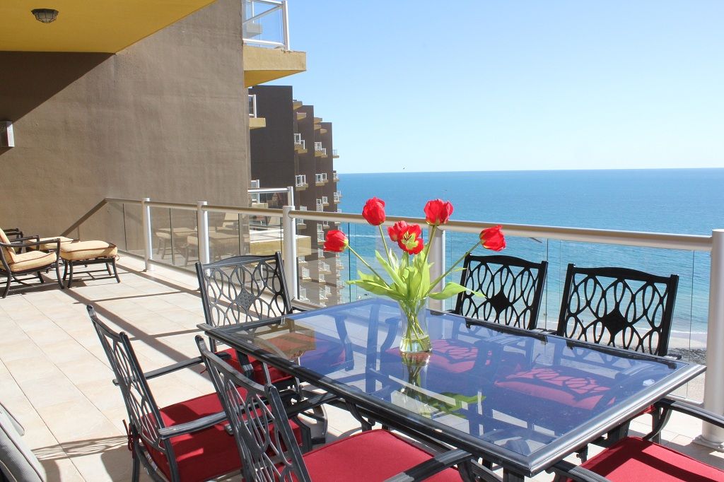 Outdoor eating area overlooking the Sea of Cortez